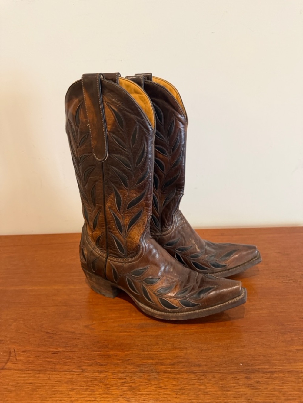 Old Gringo Brown and Black Leather Western Cowboy Boots woman  size 61/2 B new